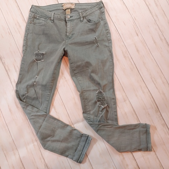 Altar'd State Denim - ALTAR'D STATE Skinny Jeans Destroyed Size 3 or 26